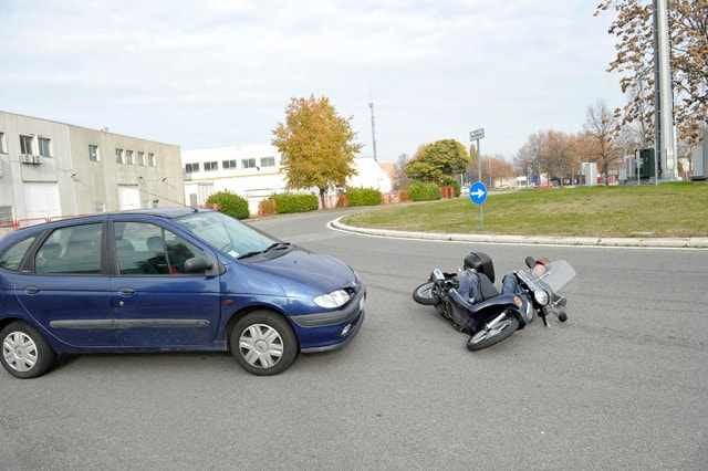 Se l'auto frena all'improvviso