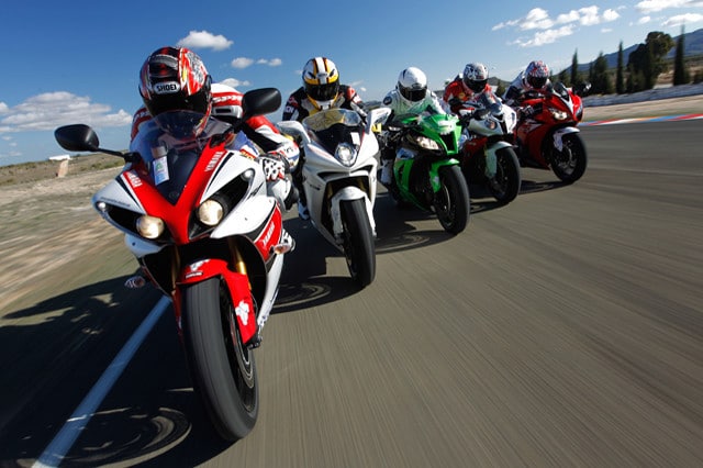 Comparativa 1000 sportive - BMW S 1000 RR - Honda CBR1000RR C-ABS - Kawasaki ZX-10R - MV Agusta F4 RR - Yamaha YZF-R1