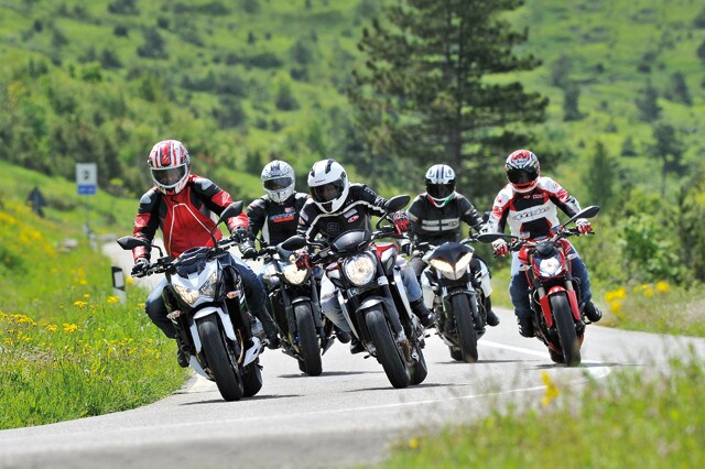 Benelli TNT 899 - Ducati Streetfighter 848 - Kawasaki Z800 - MV Agusta Brutale 800 - Yamaha FZ8 ABS