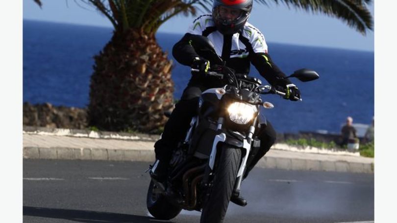 Yamaha MT-07: ecco come va
