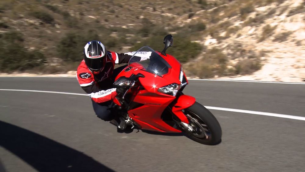 Honda VFR 800: la nostra VIDEO PROVA