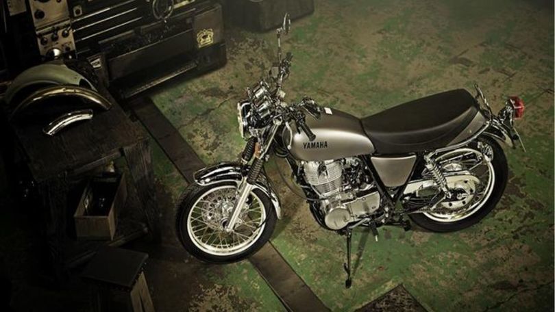 Yamaha SR 400: un salto nel tempo