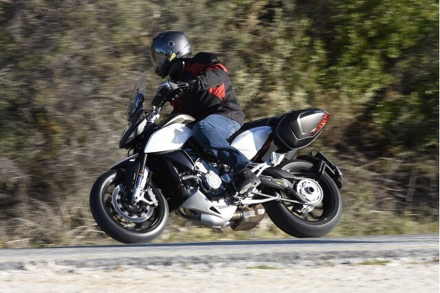 MV Stradale 800: primo piano