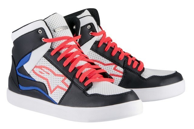 Alpinestars: le sneakers per le due ruote