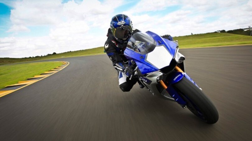 Yamaha YZF-R1: ci abbiamo giocato