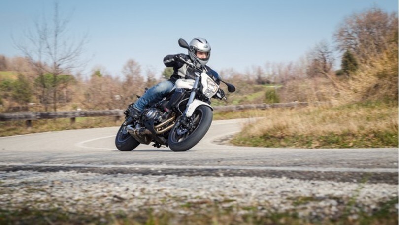 Benelli BN 302: la nostra prova