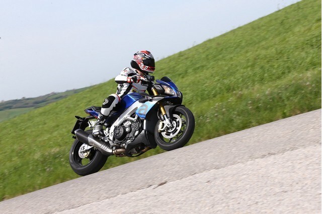 Aprilia Tuono V4: testata la nuova ricetta