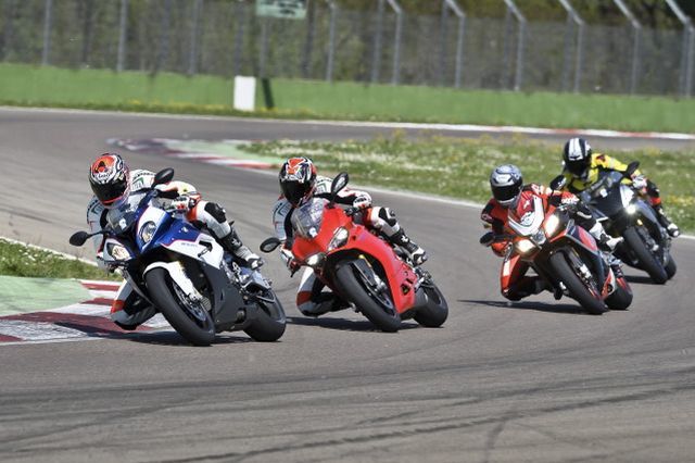 Aprilia, BMW, Ducati, Yamaha: sportive contro