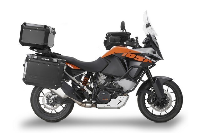 La KTM 1050 Adventure si veste con Givi