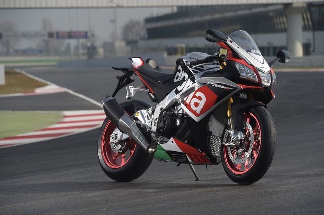 RSV4 RF in pista_3