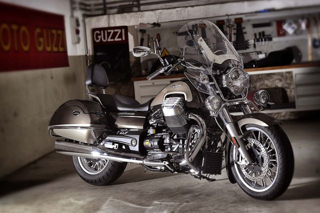 Ecco la Moto Guzzi California Touring SE