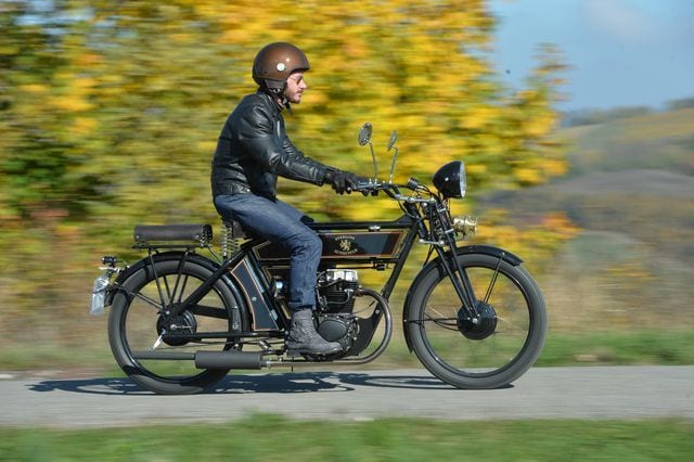The Black Douglas Sterling Autocycle: un nuovo passato