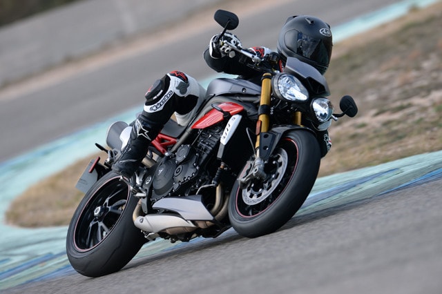 Triumph Speed Triple S e R: in azione