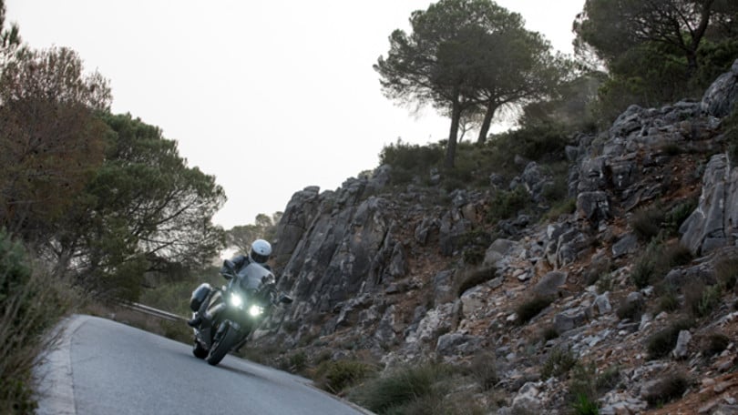 Test Yamaha FJR 1300: le foto in movimento