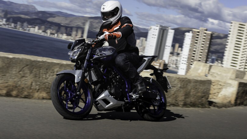 Test Yamaha MT-03: le foto in movimento