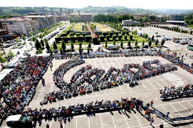 Vespa: 70 anni di Club
