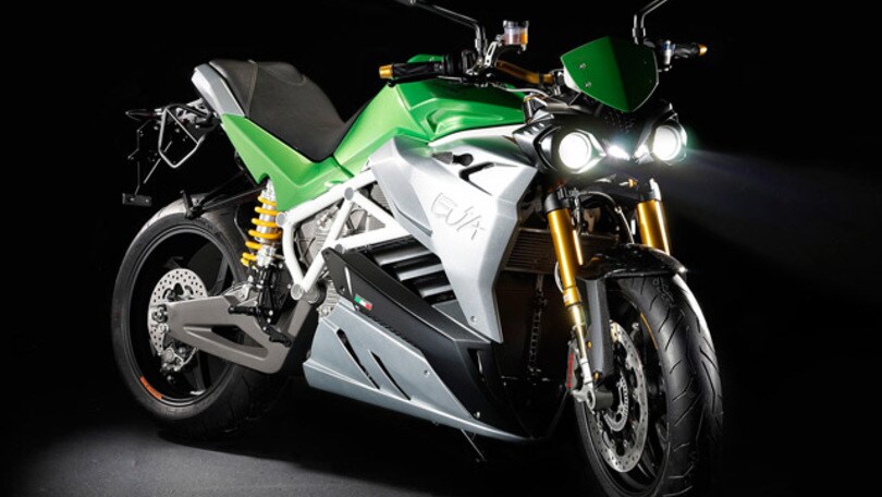 Energica Eva, primi test su strada, attesa in Italia