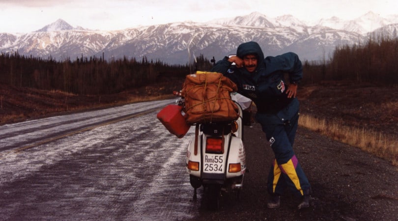 Vespa e viaggi: 70 anni di “strada”