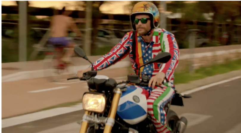 Jovanotti, passione “special”: eccolo sulla BMW dai mille colori