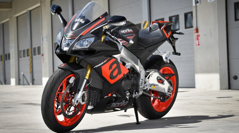 Aprilia RSV4 RR: le foto