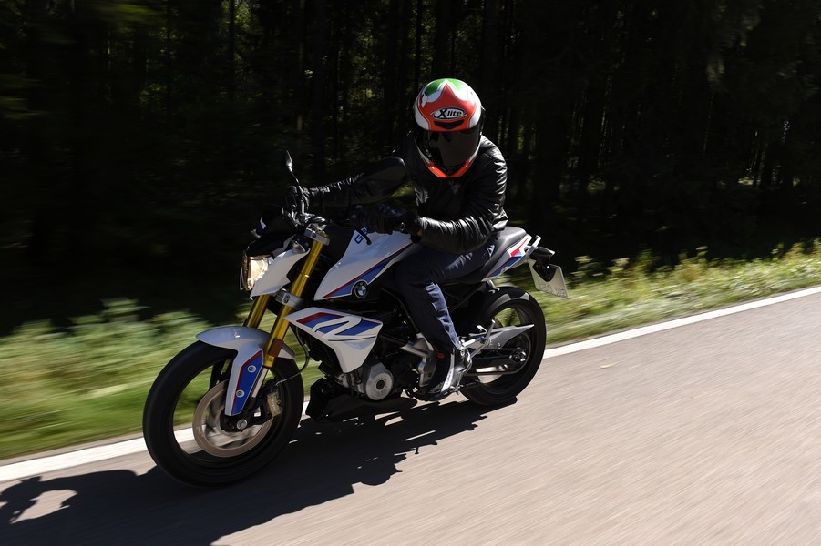 BMW G310 R, divertimento a 5 mila euro: foto