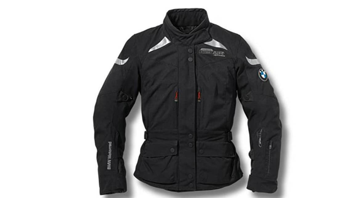 BMW: arriva la giacca con l’airbag