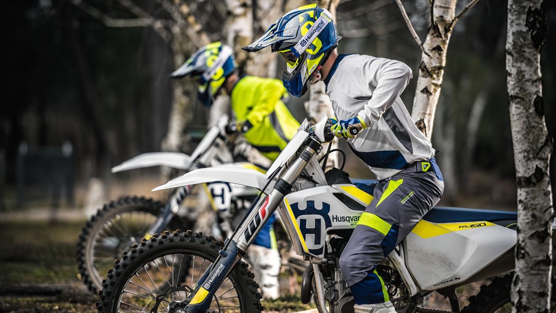 Husqvarna , arriva il nuovo abbigliamento tecnico