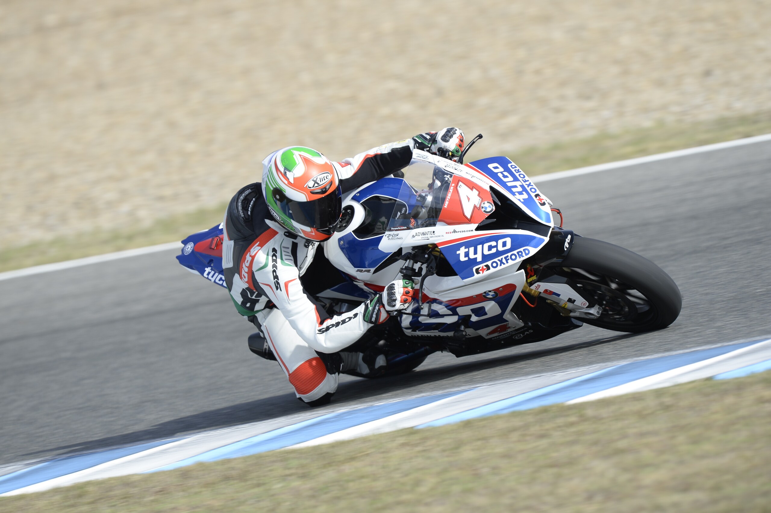 BMW S 1000 RR: in sella a tutte quelle da corsa!