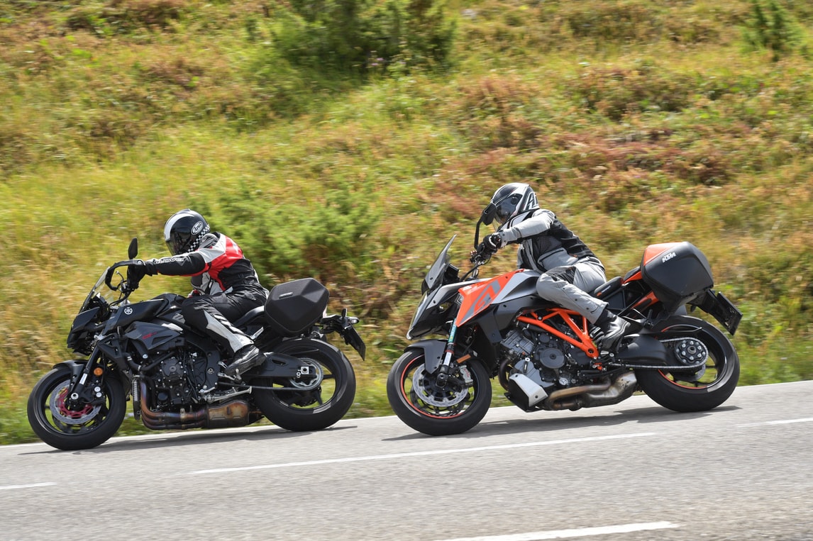 Sfida: KTM 1290 Super Duke GT – Yamaha MT-10
