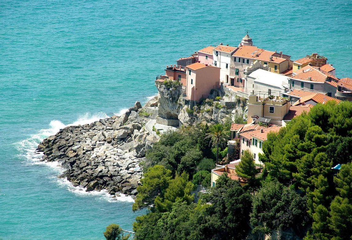 Turismo, Liguria e Toscana: in mezzo scorre il fiume