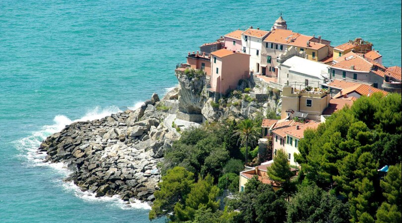 Turismo, Liguria e Toscana: in mezzo scorre il fiume