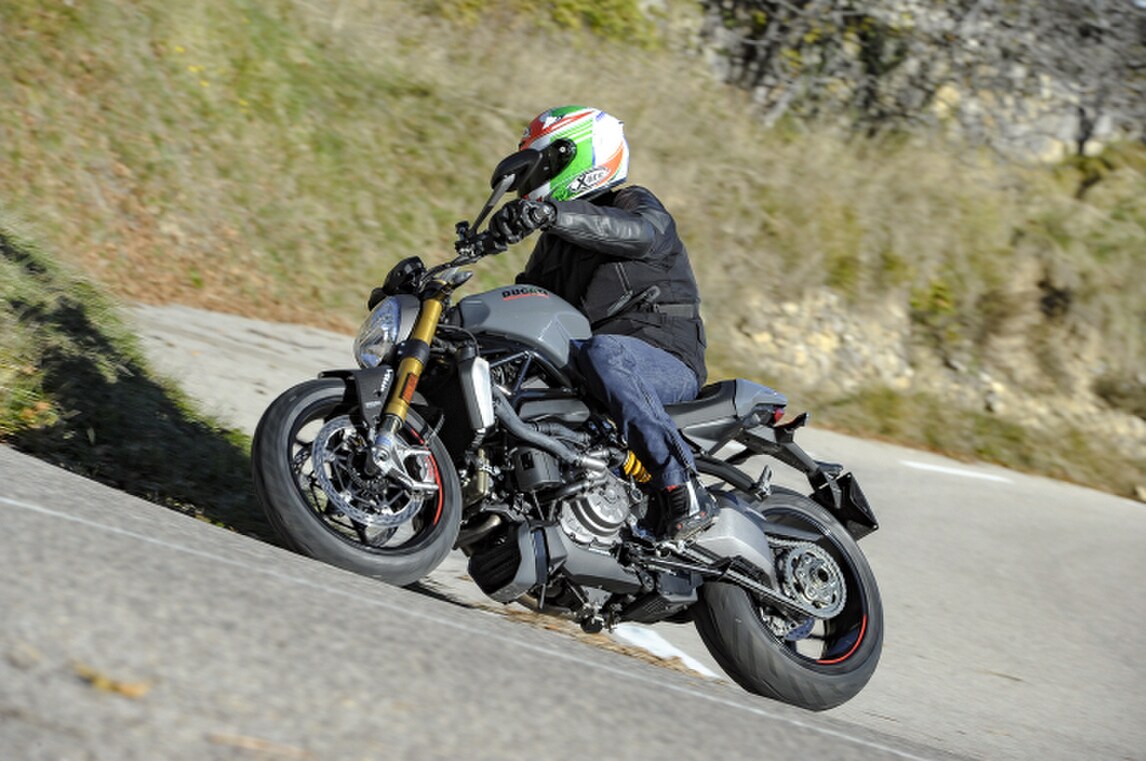 Ducati Monster 1200S: tra passato e futuro
