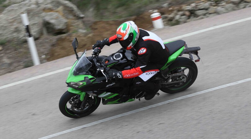 Kawasaki Ninja 650: su strada