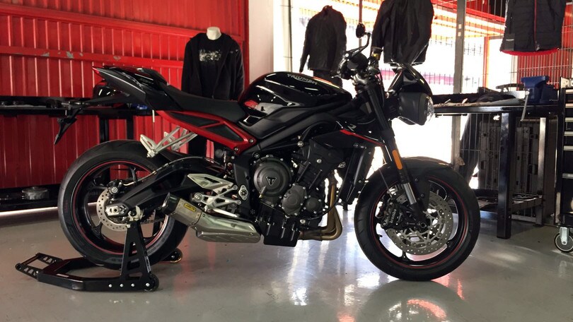 Triumph Street Triple: 3 cilindri, 3 versioni, pronte a tutto