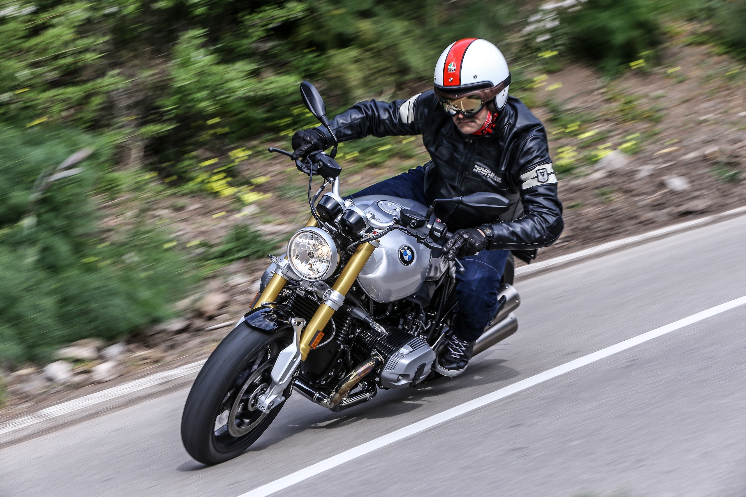 La BMW R nineT si fa in tre