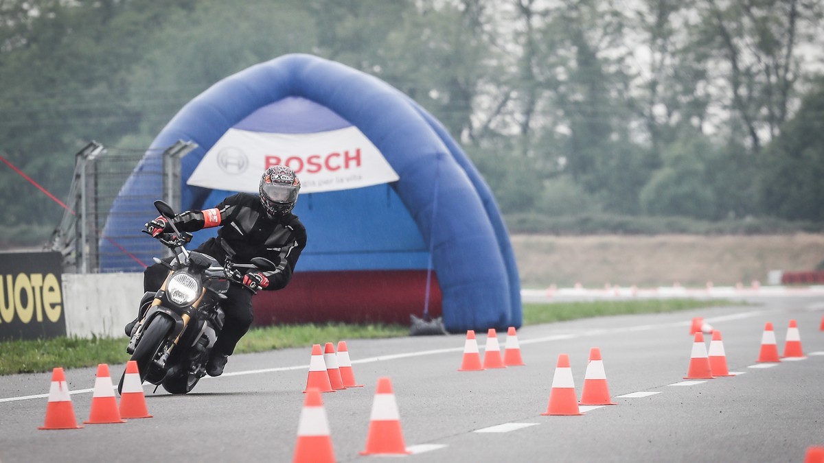 Ducati DRE Safety, a scuola di sicurezza con Bosch