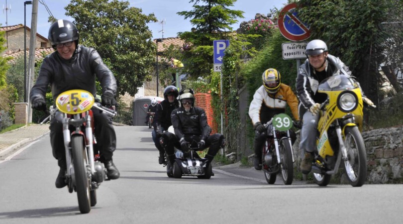 I “motorini da corsa” a Casciano di Murlo: foto