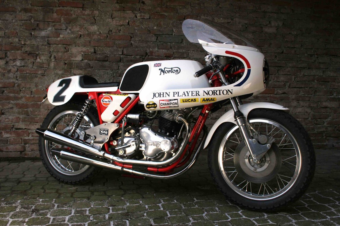 Norton Commando “JPN” by Motocicli Speciali: nata per Truxton