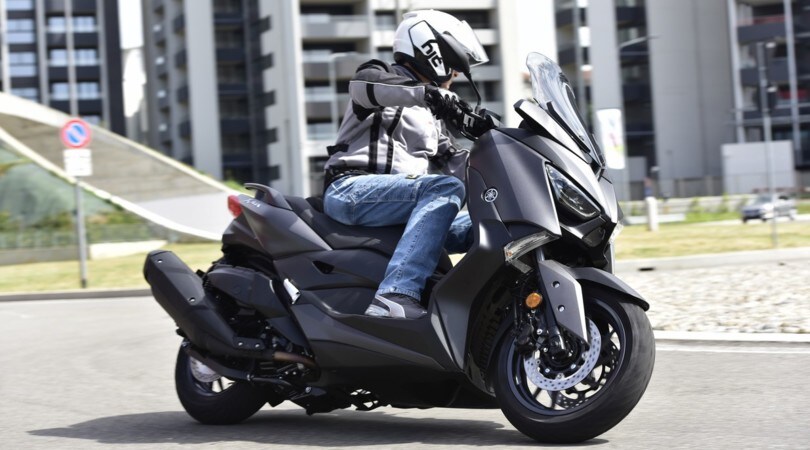 Yamaha X-MAX 400: foto