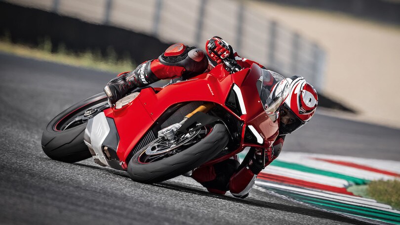 Nuova Ducati Panigale V4, le foto