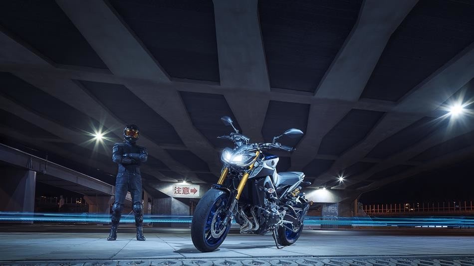 Yamaha MT-09 SP, la sorella aggressiva