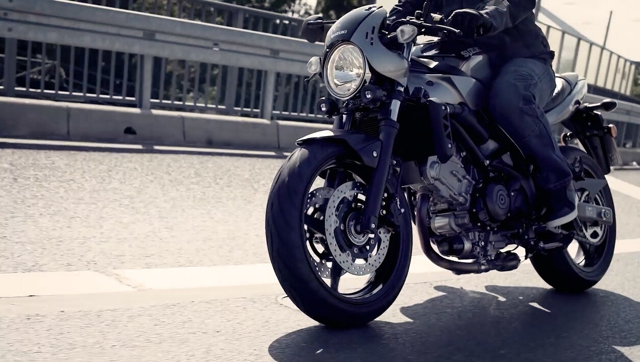 Suzuki SV650X in azione