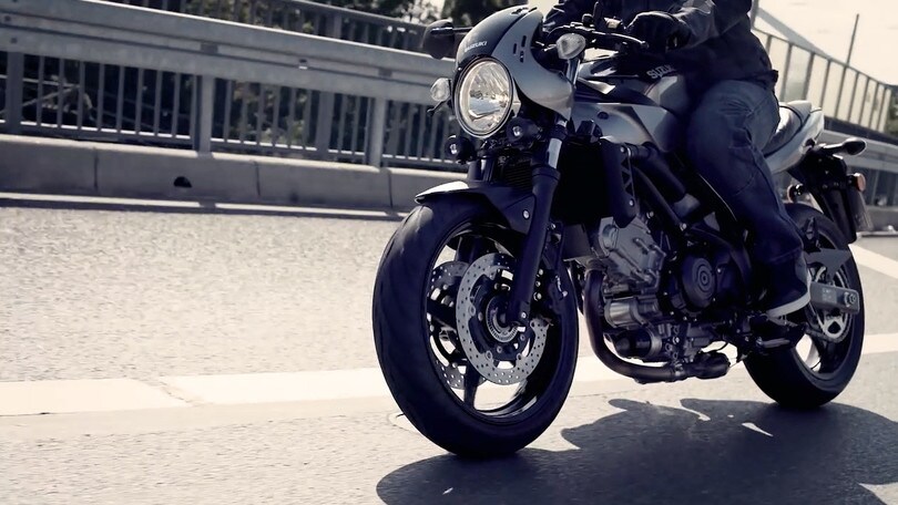 Suzuki SV650X in azione