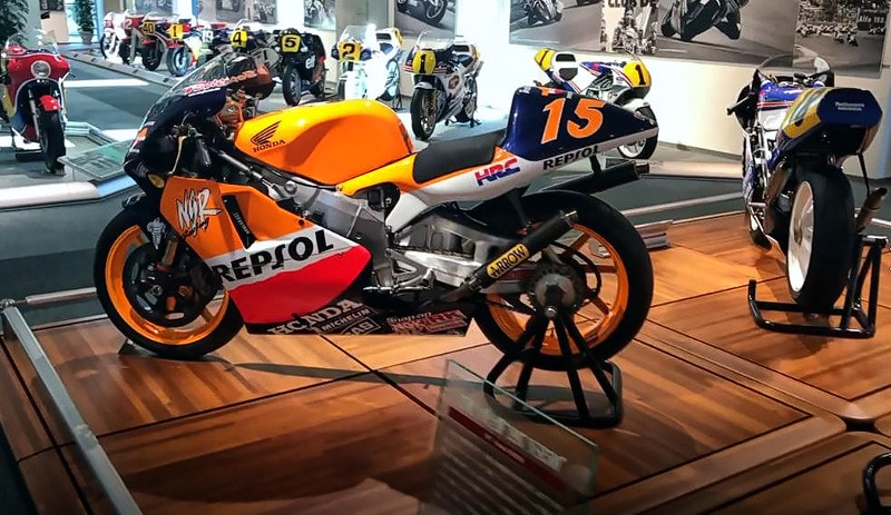 Rossi, Hailwood, Doohan e Marquez: Honda scopre i suoi “gioielli” - VIDEO