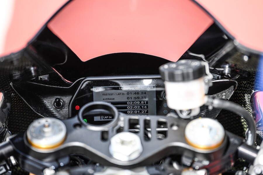 Prova Yamaha R1M 2018, primo contatto - LE FOTO