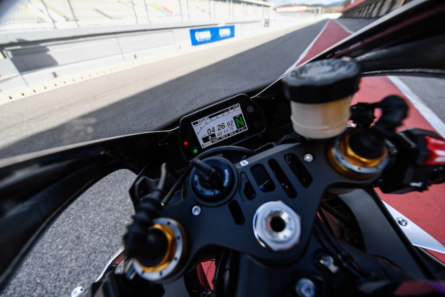 Prova Yamaha R1M 2018, primo contatto - LE FOTO