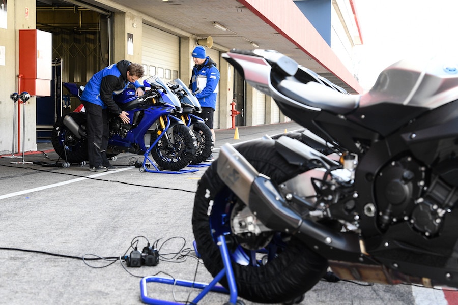 Prova Yamaha R1M 2018, primo contatto - LE FOTO
