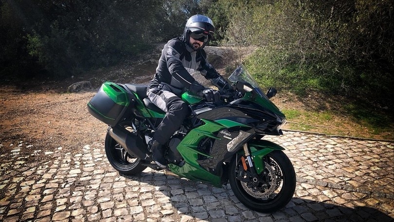 Prova Kawasaki Ninja H2 SX SE: primo contatto
