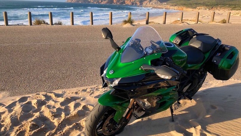 Kawasaki Ninja H2 SX SE 2018, primo contatto - LE FOTO