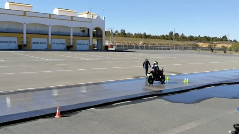 Frenata sul bagnato | Michelin Road 5